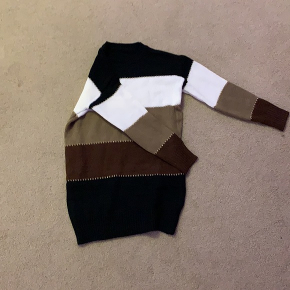 Super cute sweater - Picture 2 of 4